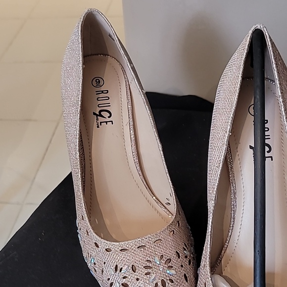 Ladies  size 9 Rouge - Picture 2 of 3